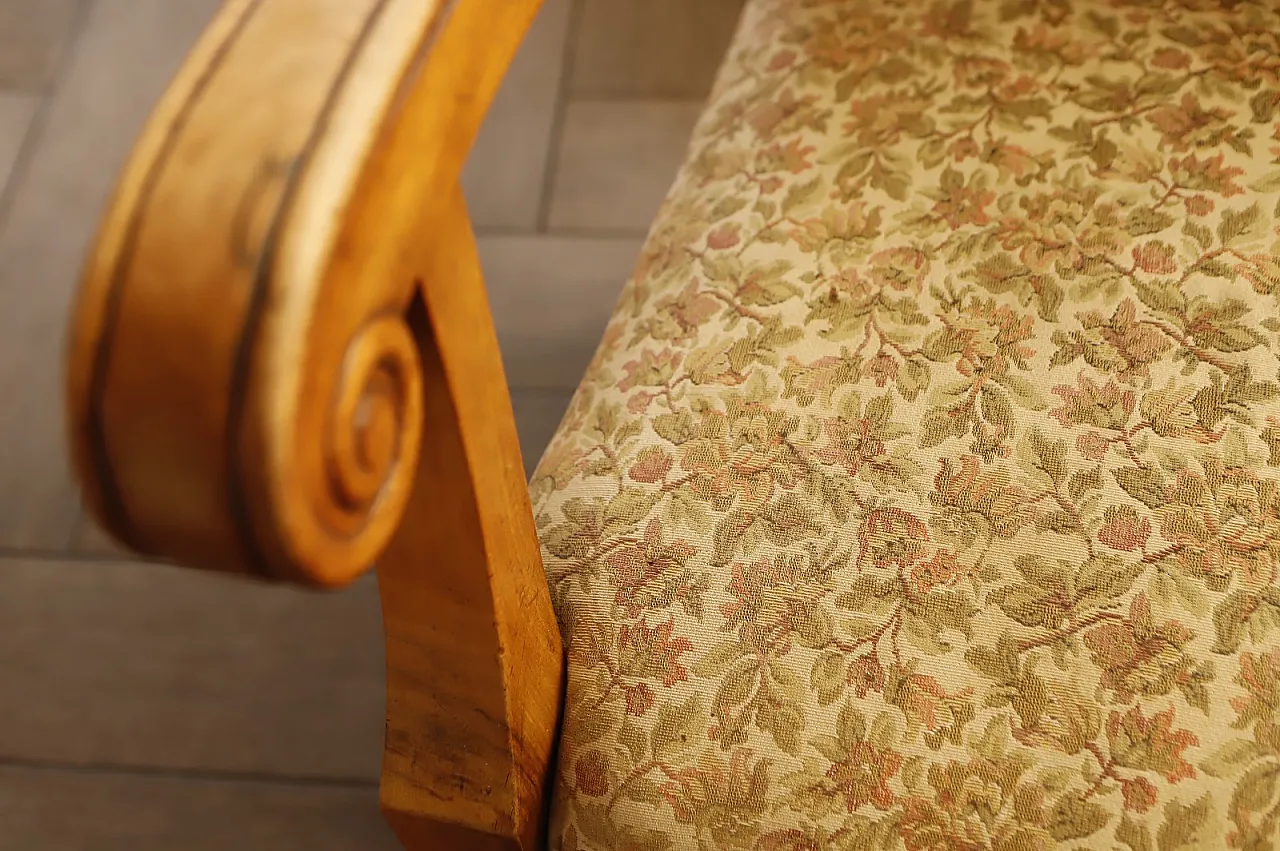 Salotto con rivestimento floreale, anni '900 1